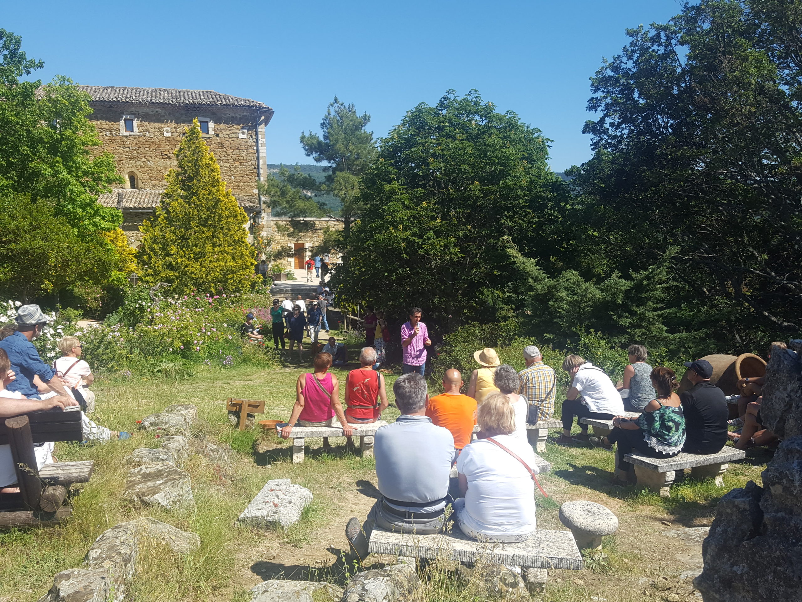 visite guidée du jardin de l'abbaye de valsaintes